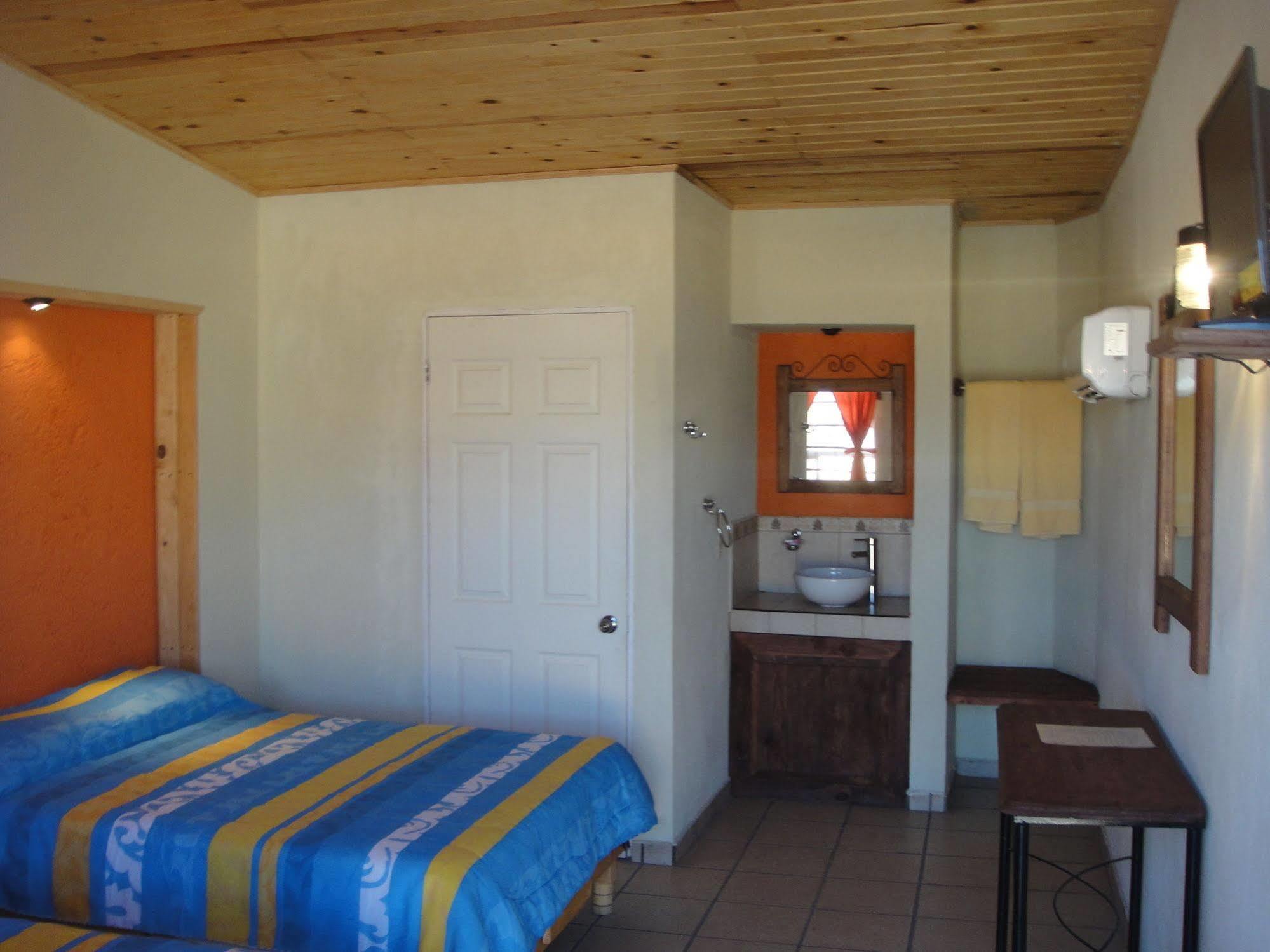 קריל Hotel Hacienda Bustillos מראה חיצוני תמונה